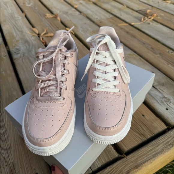 Brand New Nike Air Force 1 Size 4Y (6W) - Picture 3 of 5